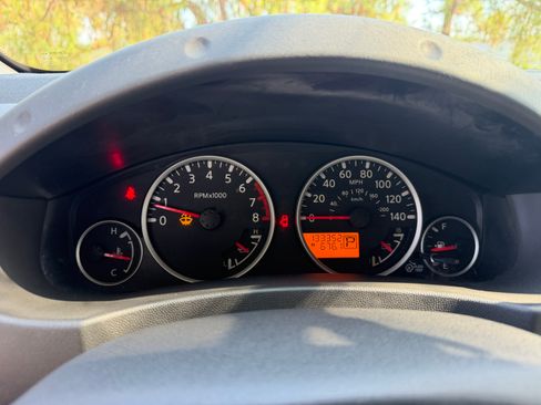 Used 2012 Nissan Pathfinder Silver RWD image 15