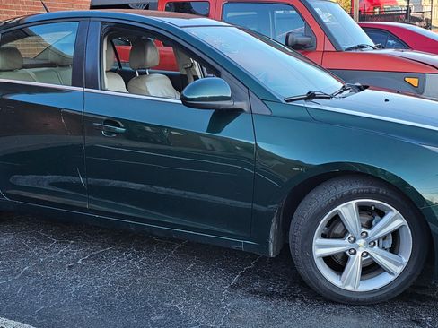 Used 2014 Chevrolet Cruze LT image 2