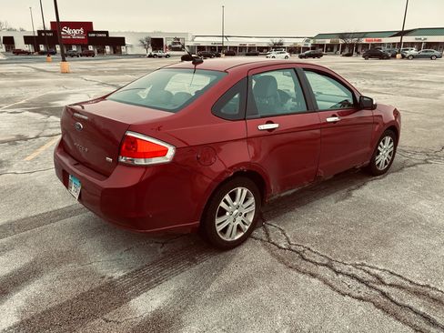 Used 2010 Ford Focus SEL image 5