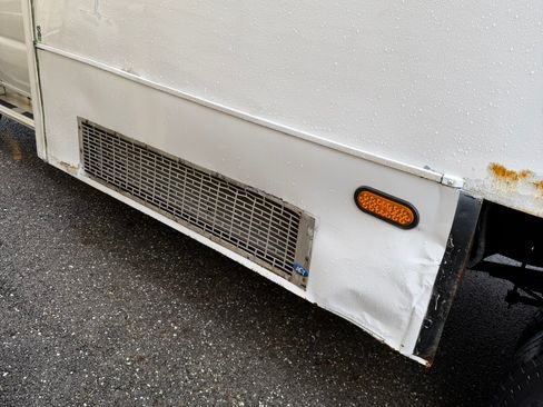 Used 2016 Ford E-450 and Econoline 450 Super Duty w/ Shuttle Bus Prep Package RWD image 29