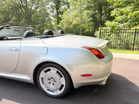 Used 2002 Lexus SC 430 Convertible RWD image 6