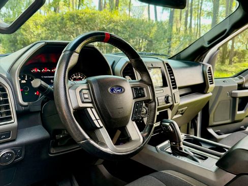Used 2017 Ford F150 Raptor AWD/4WD image 5