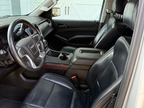 Used 2018 GMC Yukon XL SLE w/ SLE Value Package image 6