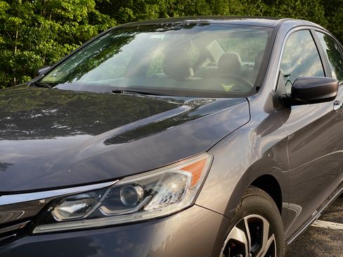 Used 2016 Honda Accord LX image 1
