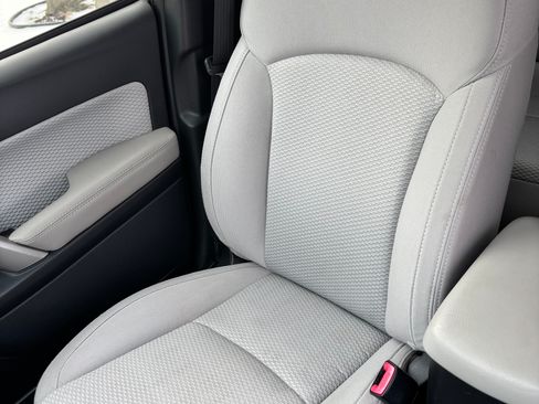 Used 2017 Subaru Forester 2.5i Premium w/ All-Weather Package image 15