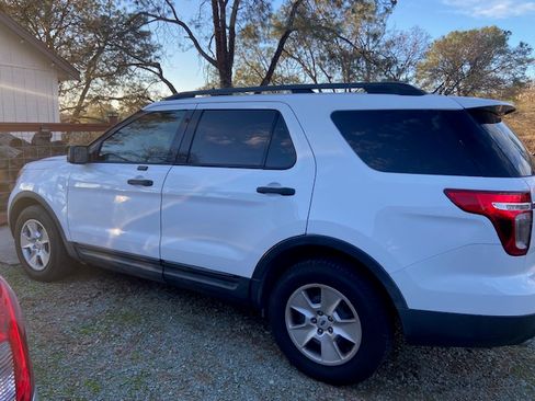 Used 2014 Ford Explorer XLT image 4