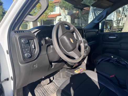 Used 2021 Chevrolet Silverado 2500 W/T image 11