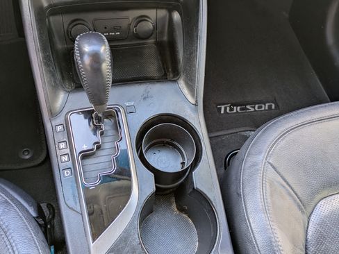 Used 2011 Hyundai Tucson Limited w/ Premium Pkg 3 image 19