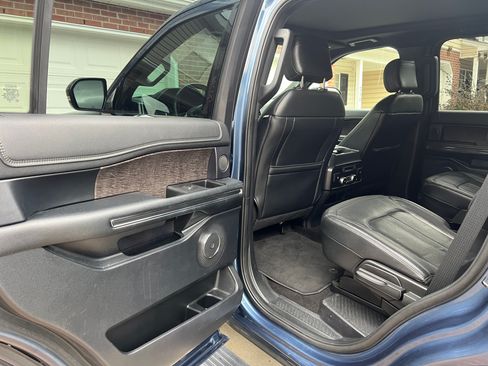 Used 2019 Ford Expedition Limited w/ Driver Assistance Package AWD/4WD image 10