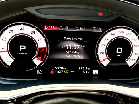 Used 2025 Audi RS Q8 performance AWD/4WD image 1