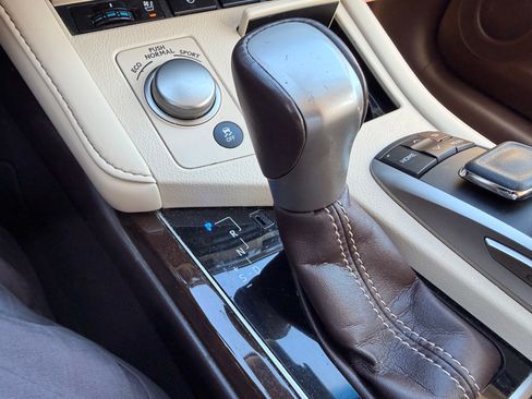 Used 2017 Lexus ES 350 w/ Luxury Package image 13