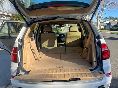 Used 2011 BMW X5 xDrive35i image 11
