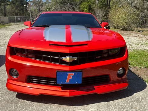 Used 2010 Chevrolet Camaro SS w/ LPO, Ground Effects Package image 2