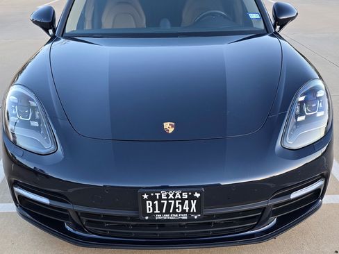 Used 2017 Porsche Panamera 4 image 2