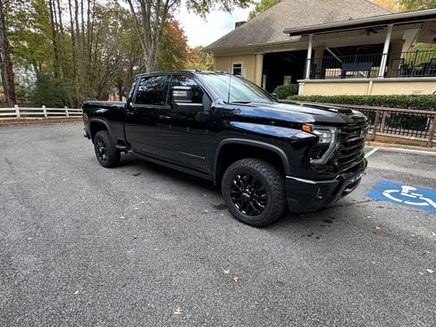 Used 2025 Chevrolet Silverado 2500 High Country w/ High Country Premium Package image 4