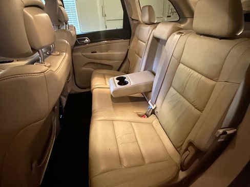 Used 2015 Jeep Grand Cherokee Limited image 12