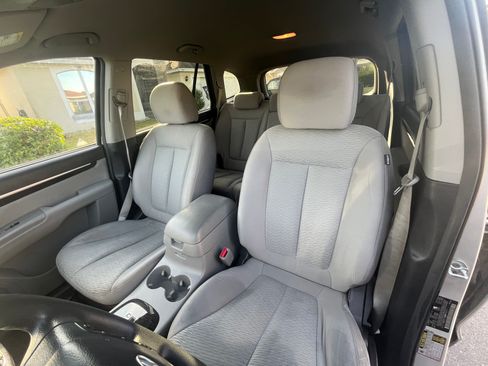 Used 2009 Hyundai Santa Fe GLS image 2