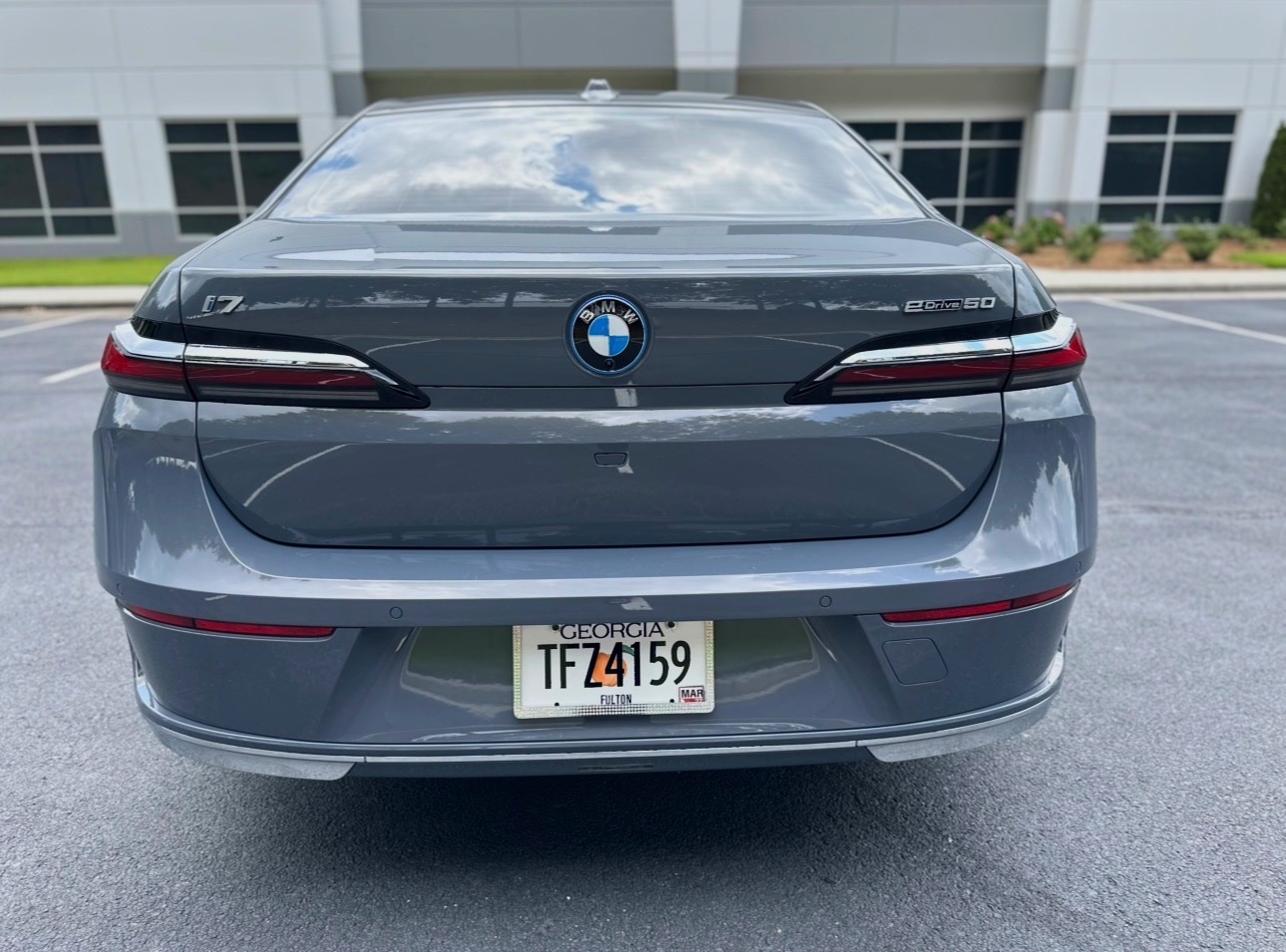 Used 2024 BMW i7 eDrive50 w/ M Sport Package RWD image 8