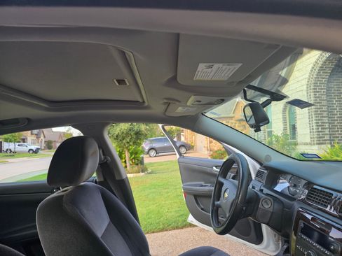 Used 2015 Chevrolet Impala LT w/ LT Sunroof Package FWD image 17