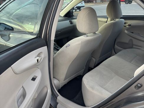 Used 2013 Toyota Corolla L image 19