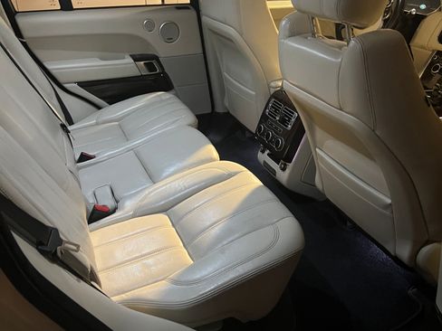 Used 2016 Land Rover Range Rover HSE image 11