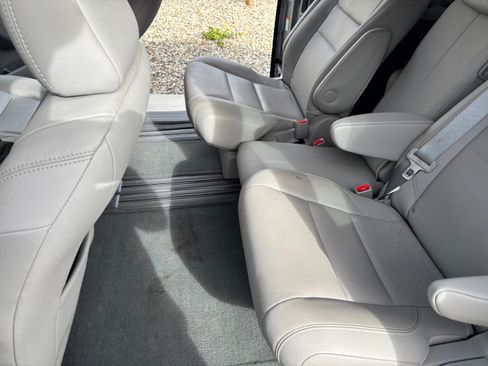 Used 2017 Toyota Sienna XLE Premium image 8