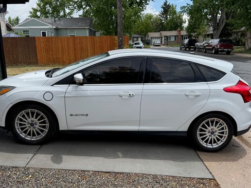 Used 2014 Ford Focus Electric Hatchback FWD image 1