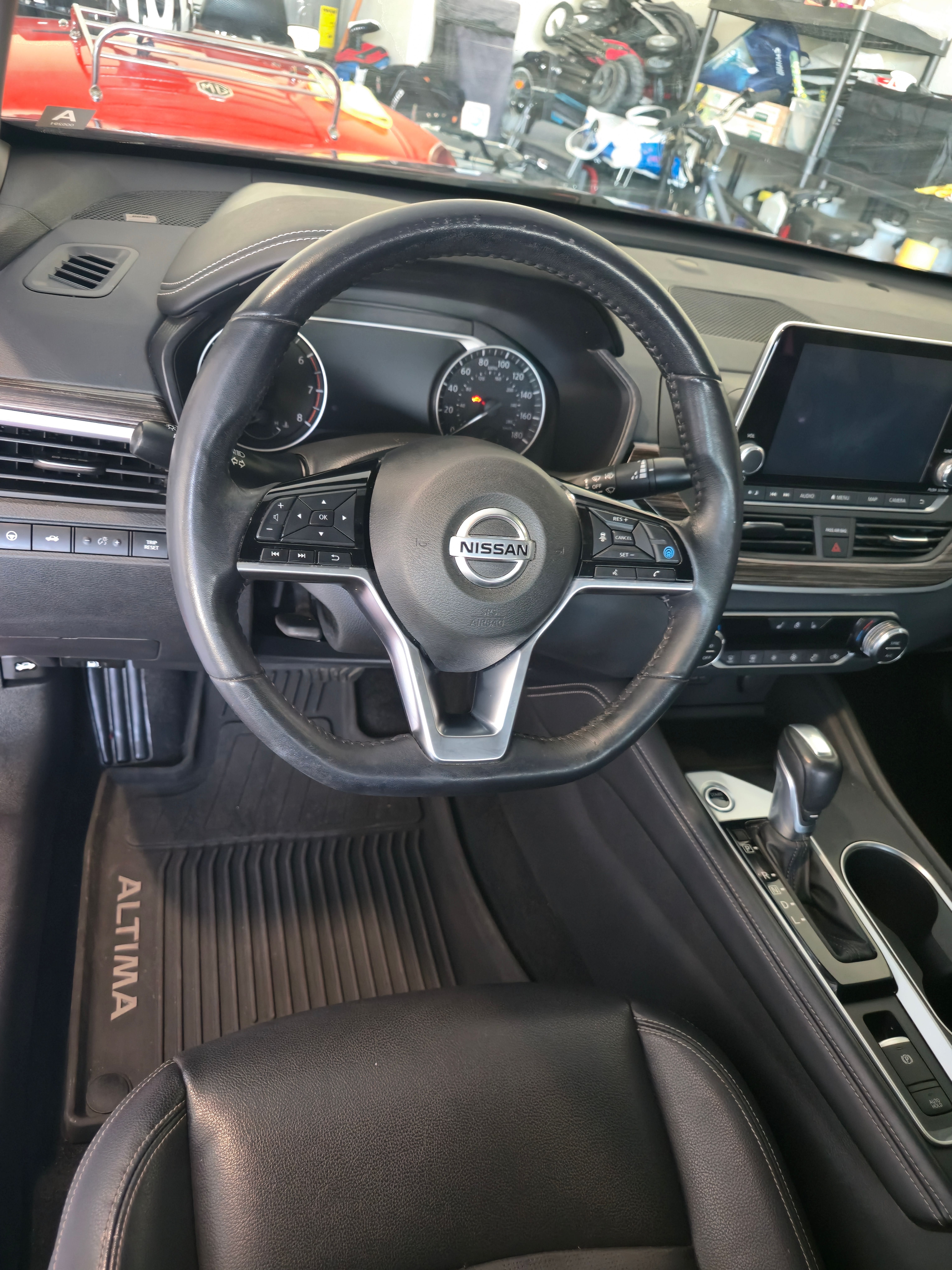 Used 2019 Nissan Altima 2.0 Platinum FWD image 17