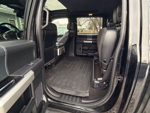 Used 2019 Ford F150 Lariat w/ Equipment Group 502A Luxury image 11