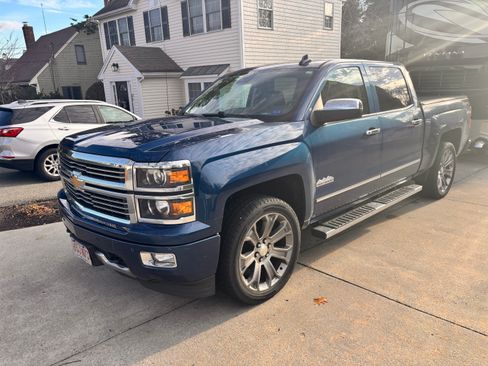 Used 2015 Chevrolet Silverado 1500 High Country w/ High Country Premium Package image 5