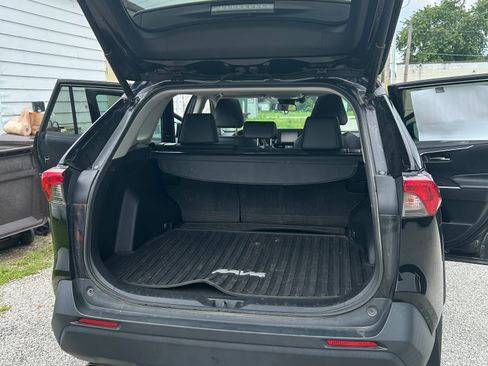 Used 2020 Toyota RAV4 XLE Premium AWD/4WD image 7