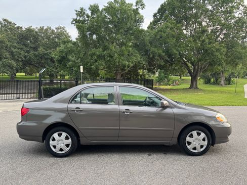 Used 2004 Toyota Corolla LE FWD image 4