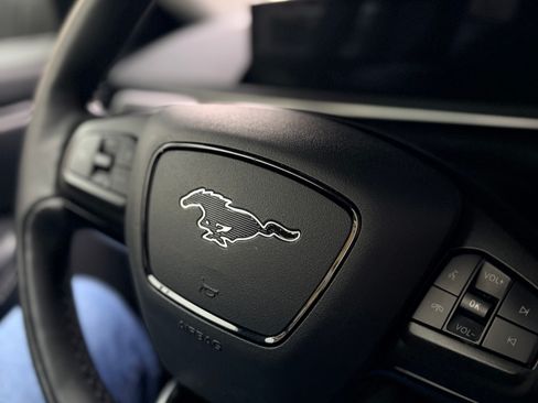 Used 2021 Ford Mustang Mach-E Select w/ Comfort/Appearance Package image 2