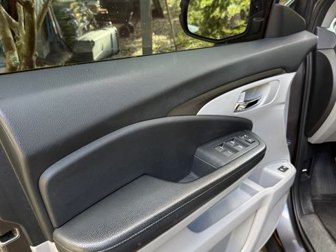 Used 2017 Honda Pilot EX-L image 11