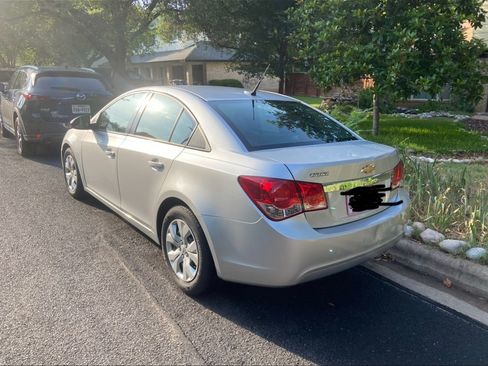 Used 2014 Chevrolet Cruze LS image 2