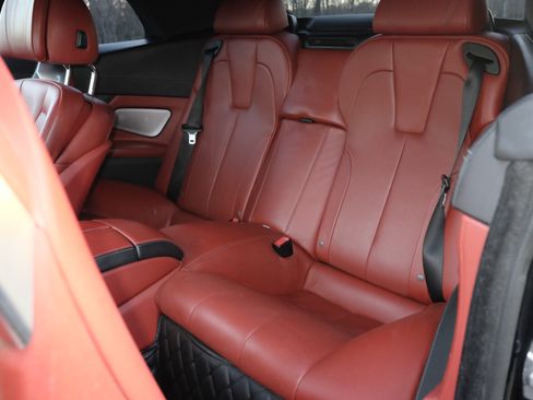 Used 2016 BMW M6 Convertible image 23