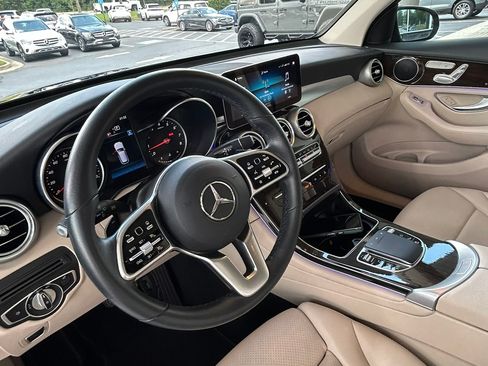 Used 2022 Mercedes-Benz GLC 300 w/ Premium Package Lite image 8
