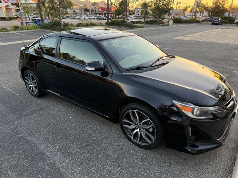 Used 2016 Scion tC Hatchback Coupe 2D image 8