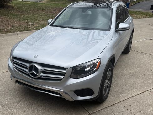 Used 2017 Mercedes-Benz GLC 300 4MATIC image 1
