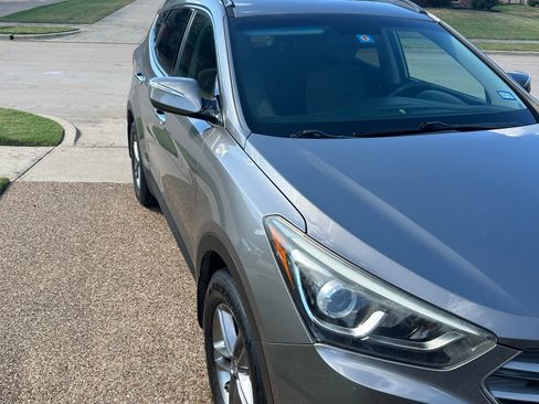 Used 2018 Hyundai Santa Fe Sport w/ 2.4L Value Package 02 FWD image 5