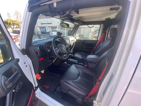 Used 2018 Jeep Wrangler Unlimited Rubicon image 11