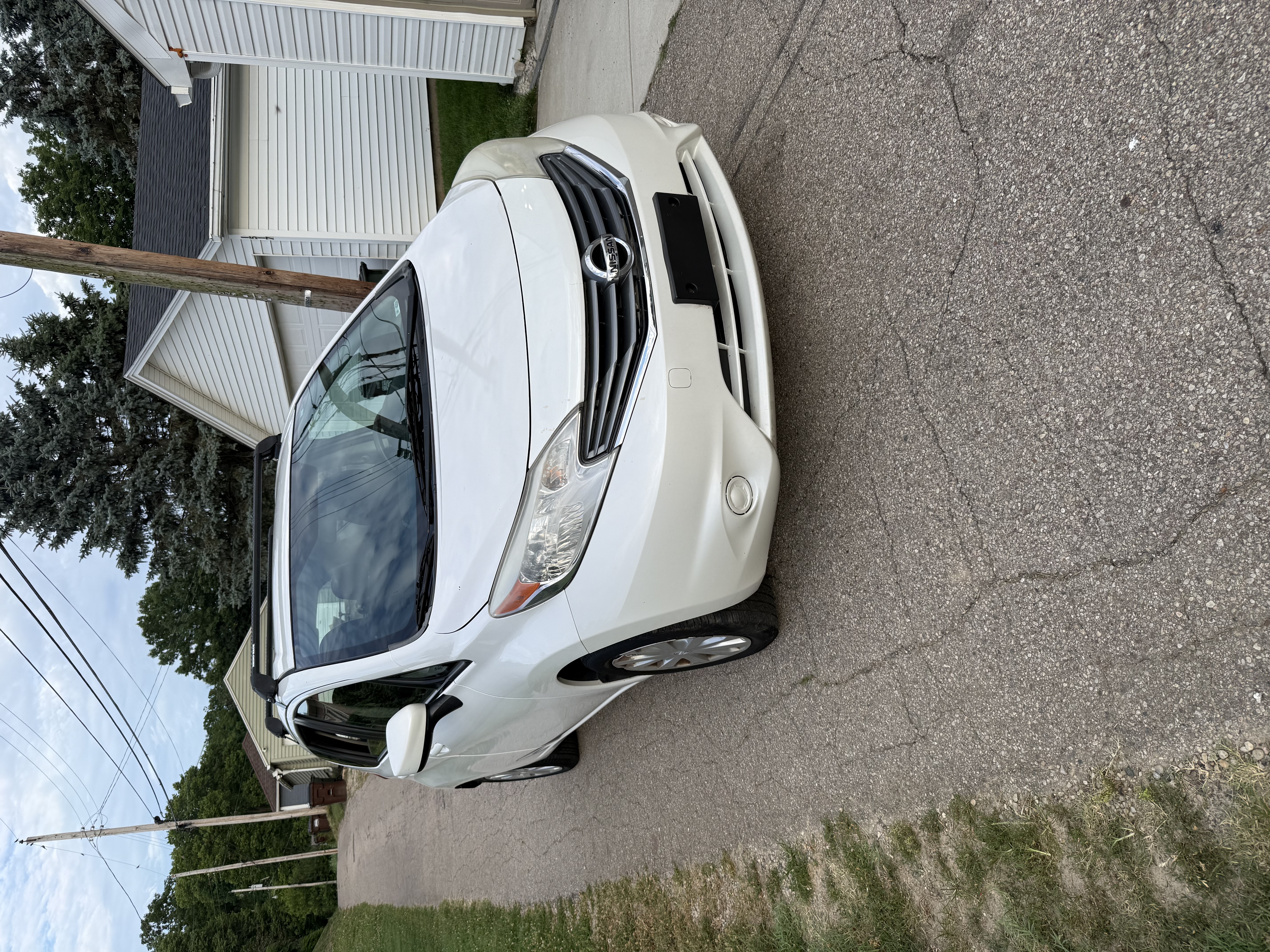 Used 2015 Nissan Versa Note SV FWD image 2