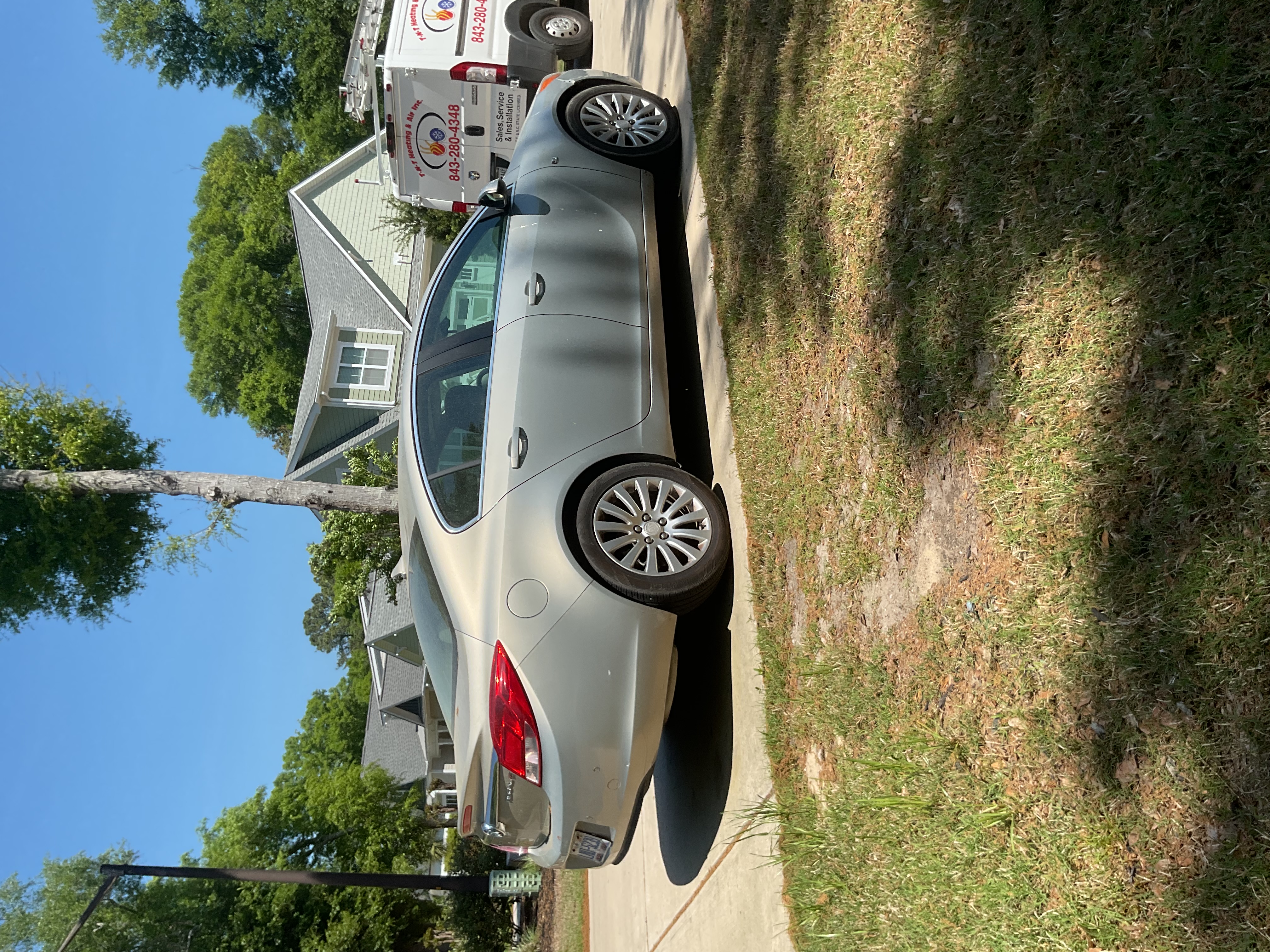 Used 2011 Buick Regal CXL w/ RL5 Preferred Equipment Group FWD image 2