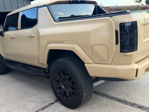 Used 2024 GMC Hummer EV 3X w/ LPO, Illumination Package AWD/4WD image 9