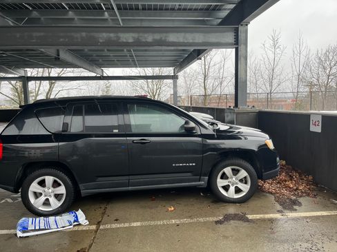 Used 2012 Jeep Compass Sport FWD image 8