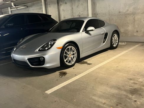 Used 2015 Porsche Cayman image 4
