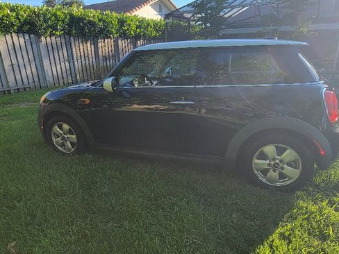 Used 2016 MINI Cooper 2-Door Hardtop image 4