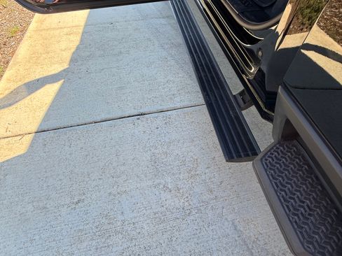 Used 2024 GMC Sierra 2500 AT4 w/ Technology Package image 10