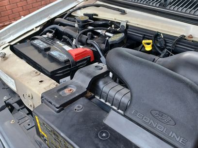 Used 2006 Ford E-350 and Econoline 350 Extended Super Duty