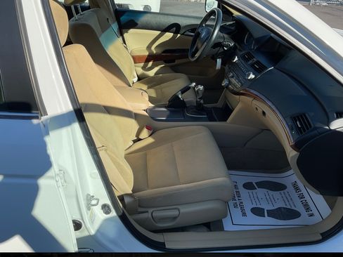 Used 2011 Honda Accord EX image 2